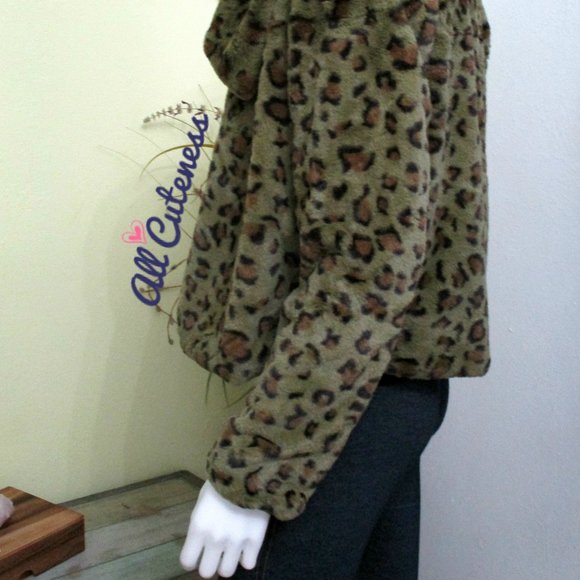 Leopard Print Faux Fur Jacket - Picture 6 of 8